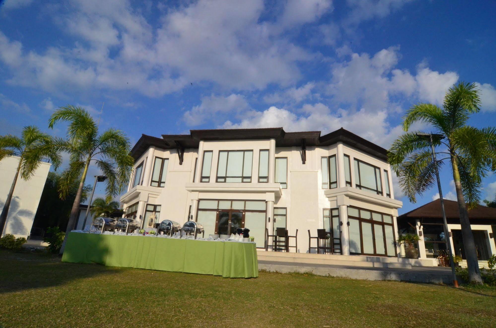 Kamana Sanctuary Resort & Spa Olongapo Buitenkant foto